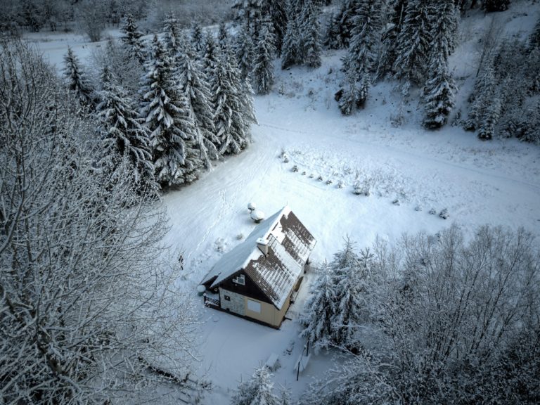 Romanticka chata Liptovský Ján v zime zhora